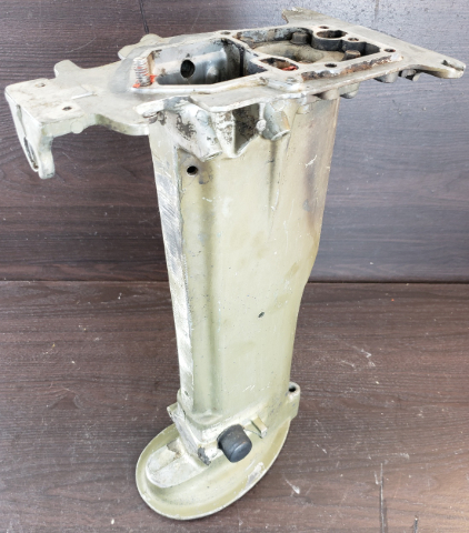 1972-76 Johnson Evinrude Driveshaft Housing 385689 C# 315431 18 20 25 HP 2 cyl