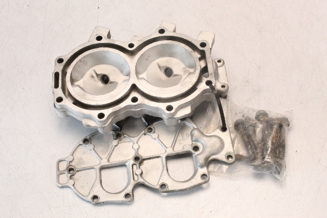 319407 0319407 Johnson Evinrude 1976-1977 Cylinder Head 25 35 HP 2 Cylinder