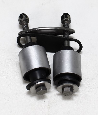 881915002 Mercury 1999-2005 Upper Rubber Mount 75 90 115 125 HP 2-Stroke 3 Cyl