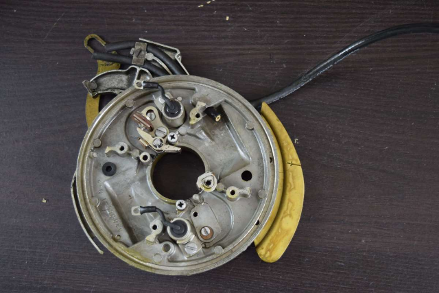 580360 C# 580360-1 Johnson Evinrude 1968-1972 Armature Plate Assembly 6 HP 2 Cyl