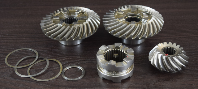61B-45570-01-00 Yamaha 1996-97 Counter Rotating Gears 225 250 HP LIKE NEW OEM