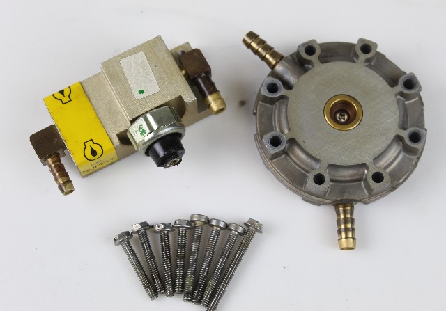 5001202 Evinrude Johnson 1999-2000 FICHT Oil Lift Pump Assembly 135 150 175 HP