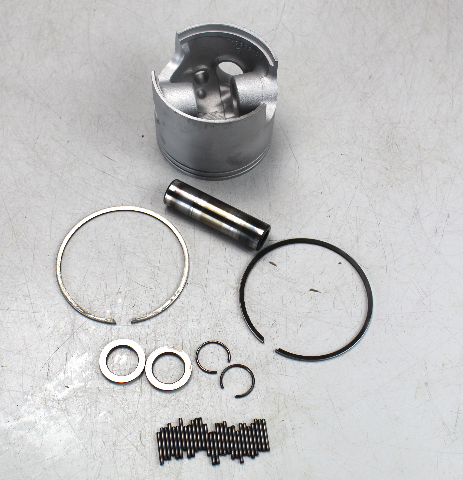 8666T41 C# 766-8666-1 Mercury 1976-1990 STD STBD Piston 175-225 HP CLEAN