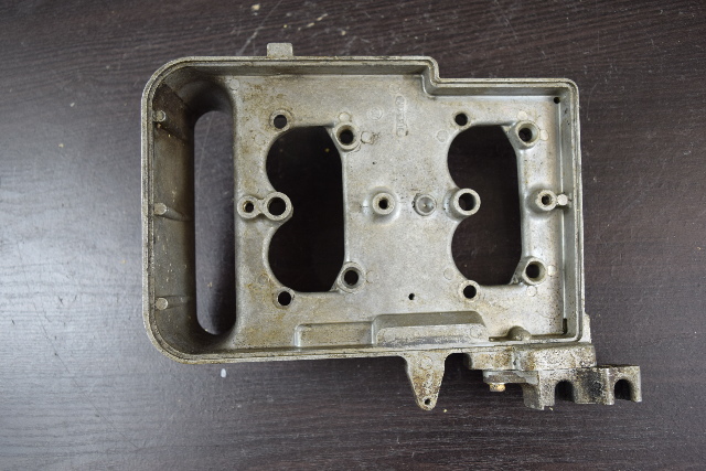 0318507 318507 Johnson Evinrude 1973 Air Silencer Base 85 115 135 HP