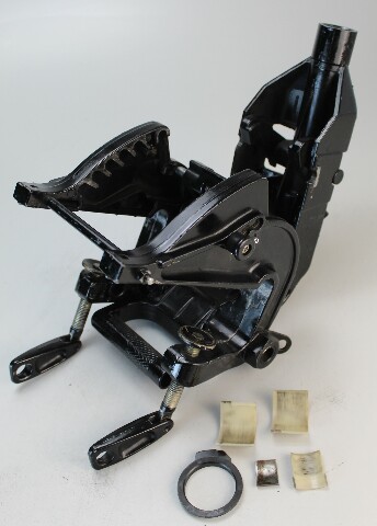 8831A13 8892A3 8894A11 Mercury 1986-1998 Swivel & Clamp Brackets 6 8 9.9 + HP