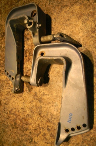 383460 383455 Johnson Evinrude 1969-1976 Transom Bracket Set 33 40 HP