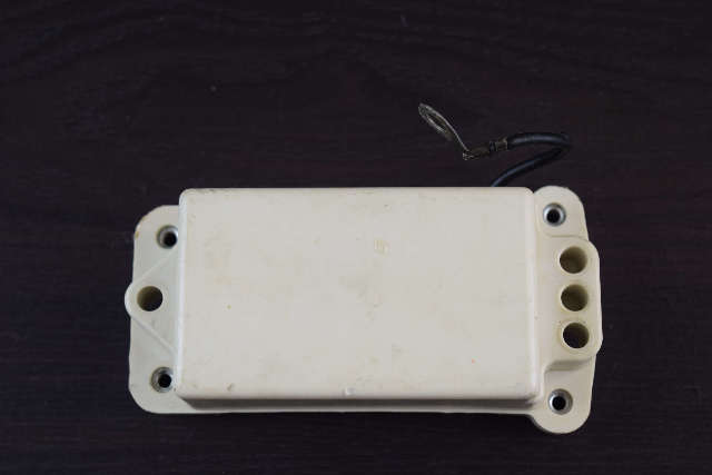 OEM! 1977 Johnson Evinrude Power Pack Assembly 0581895 581895 85 115 140 HP V4