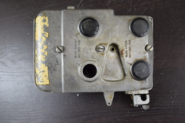 1976 Johnson Evinrude Air Silencer Cover Base 319797 387870 85 115 135 HP V4