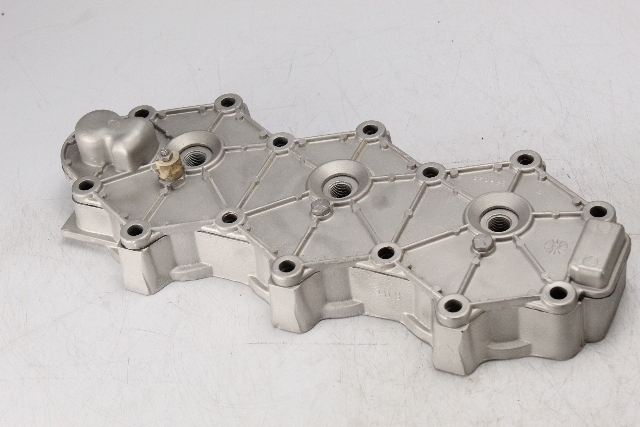 817947A2 F370518-2 Chrysler 1972-1976 Cylinder Head 75 85 90 HP 3 Cyl FRESHWATER