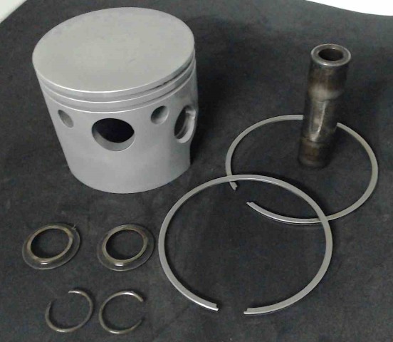 8666A22 C# 766-8666-1 Mercury 2-Ring STBD Standard Piston 135 150 175 200 HP