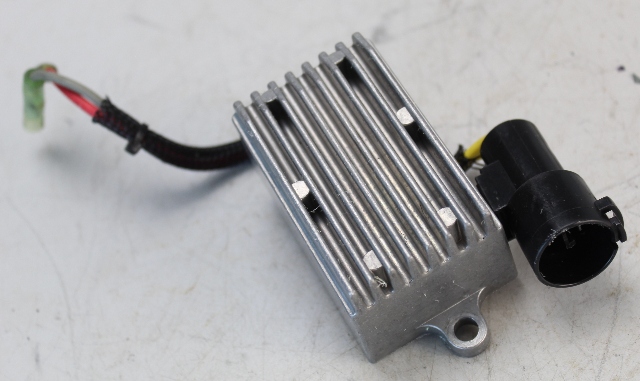 584890 Johnson Evinrude 1995-01 Rectifier Regulator 9.9 15 25 35 HP 1 YEAR WTY!