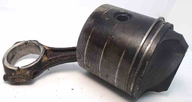 F372015-3 818052A4 Force 1979-1989 Connecting Rod & Piston 85 125 HP