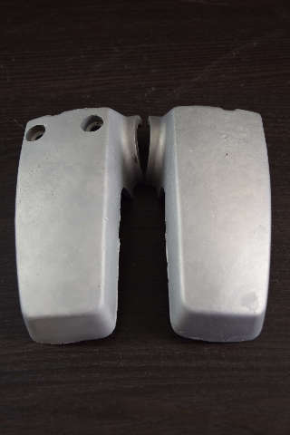 1971-1975 Johnson Evinrude Lower Mount Bracket Set 316437 316438 18 20 25 HP