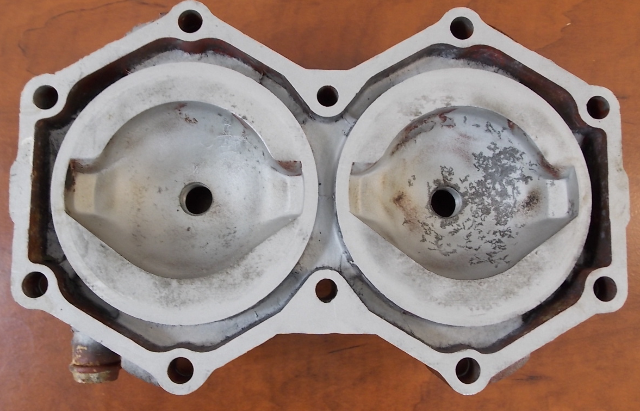 312936 0312936 Johnson Evinrude 1968 STBD Cylinder Head 85 100 HP CLEAN