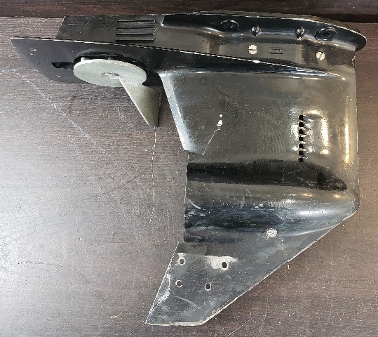 /'94 MIDSECTION LEG LOWER MOTOR MOUNT COVER MERCURY//MARINER 40,45,50,55,60 HP