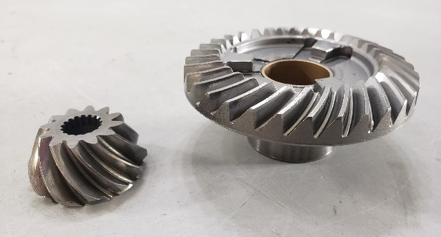 LIKE NEW! 398522 330187 Johnson Evinrude 1988-10 Forward & Pinion Gears 40-65 HP