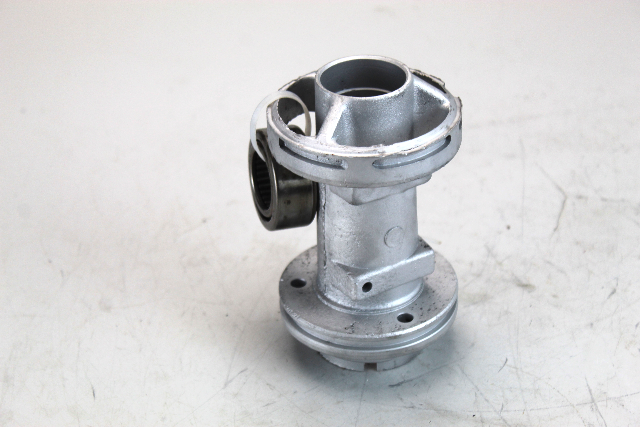 386920 Johnson Evinrude 1975-88 Bearing Carrier 35 40 48 50 55 60 70 75HP