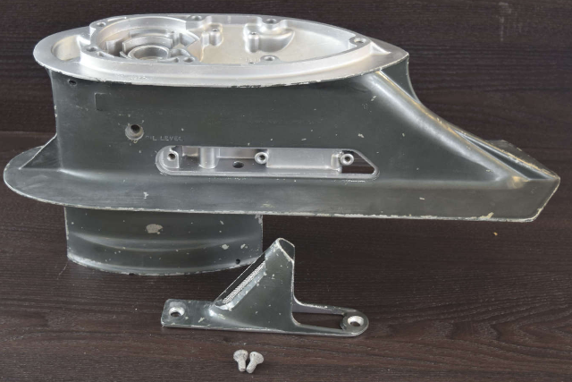 308342 0308342 Johnson Evinrude Electric Shift Upper Gearcase Housing