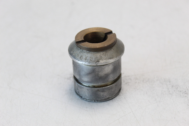 389045 388077 Johnson Evinrude OMC 1977-1997 Gearcase Head 25 28 35 HP