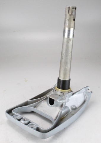 331475 329648 Johnson Evinrude 1986-01 Steering Bracket & Pilot Shaft 20 25+ HP