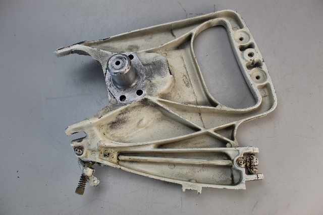 329646 Johnson Evinrude 1984-1985 Bracket 20 25 30 35 HP