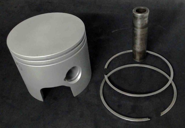8667A22 C# 766-8667-1 Mercury 1988-91 2-Ring STD Port Piston 175 HP ONLY