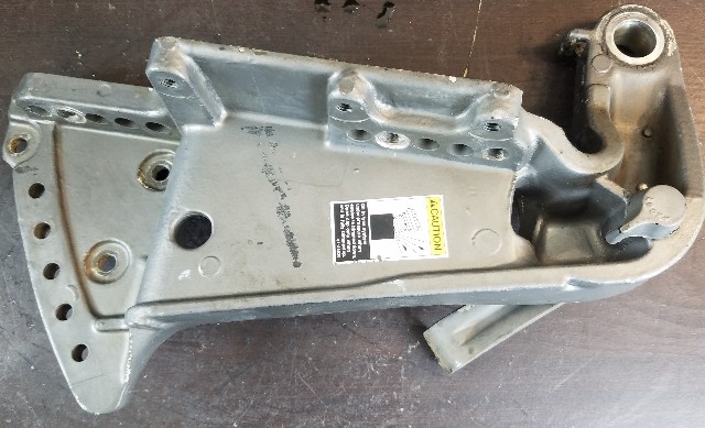 8718F8 Mercury 1976-1993 Port Transom Bracket 65 JET 75 80 JET 90 100 + HP