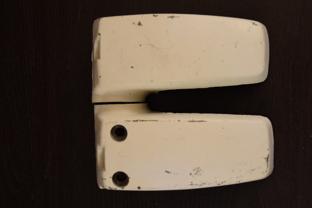 1971-2005 Johnson Evinrude Lower Bracket Set 323108 323109 20 25 28 30 35 HP
