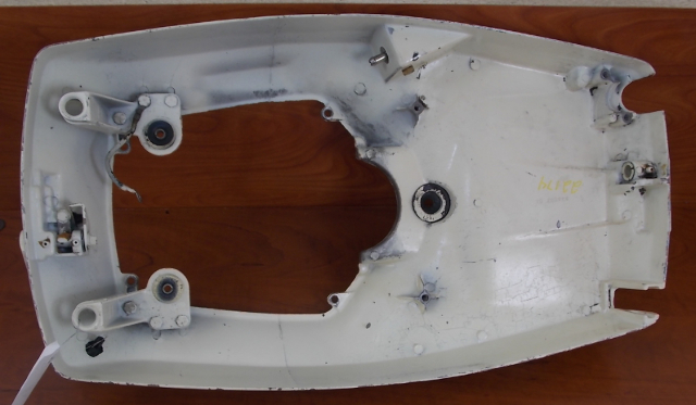 323067 332765 432823 Johnson Evinrude 1978-2001 Bottom Cowl 50 60 65 70 75 HP
