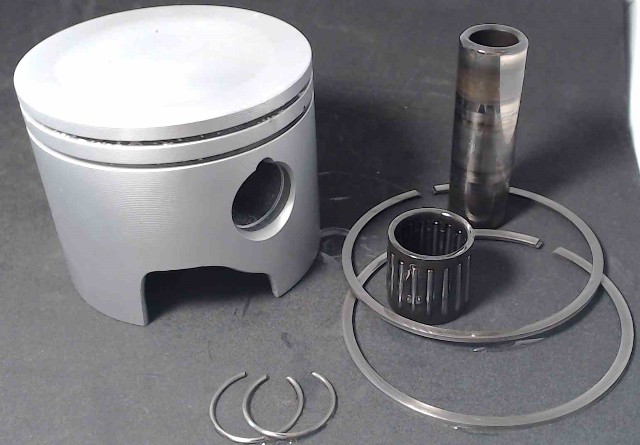 435575 Johnson Evinrude 1995-1998 Port Standard Piston 125 135 HP V4 REFURBED!