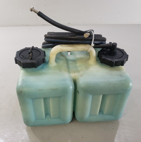 Mercury & Marina 3 Gallon Oil Tank With Caps