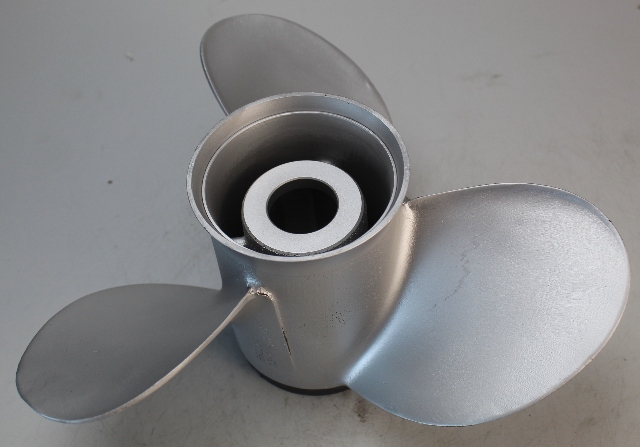 992114 Michigan Wheel 1970-UP RH 13-1/4 X 17 Propeller 40 50 60 65 70 75 + HP