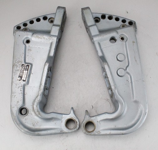 392203 392204 Johnson Evinrude 1982-87 Transom Brackets 70 75 85 90 115 140+ HP