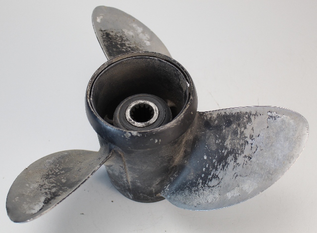 384142 Johnson Evinrude 1969 & UP STT RH 13 x 19 Propeller 40 + HP 6 MTH HUB WTY