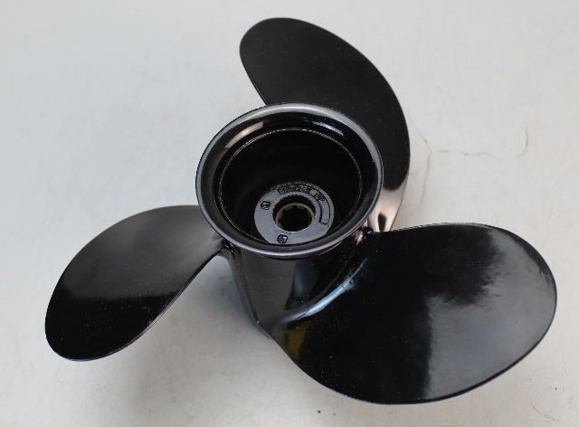 828156A12 Mercury Black Max 9 X 9 1986-UP RH Propeller 6 + HP 6 MTH HUB WTY