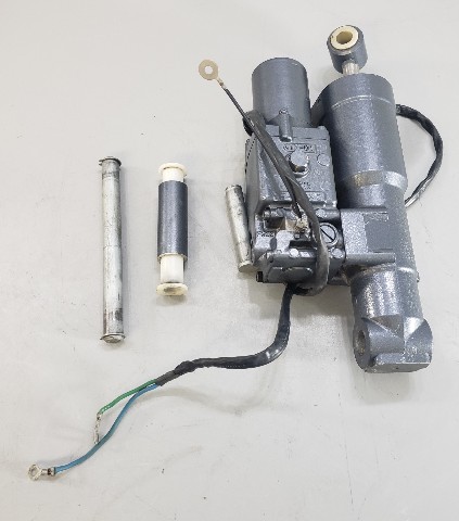 67F-43800-01-4D Yamaha 1999-05 2-Wire Power Trim 75 80 90 100 HP 4S 1 YEAR WTY