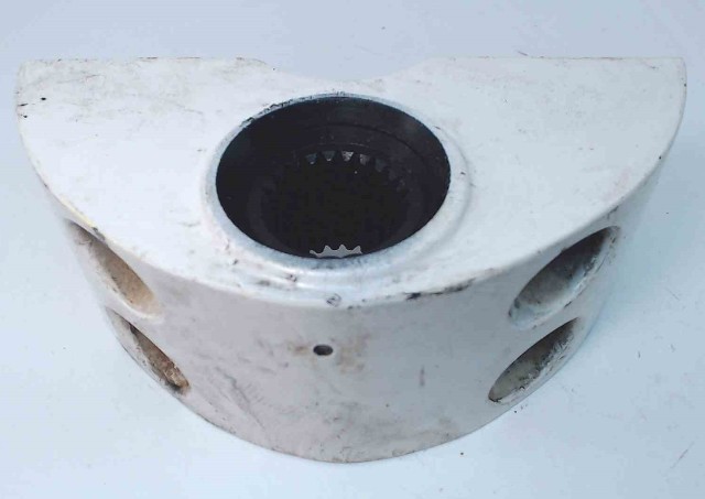 339305 340006 327051 Johnson Evinrude 1981-12 & UP Lower Mount Bracket 75-300 HP
