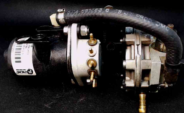 5000880 5001202 Evinrude 1999-2001 Oil Injector Manifold & Pump 135 150 175 HP