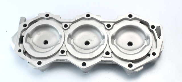 329773 Johnson Evinrude 1983-1985 STBD Cylinder Head 150 HP ONLY V6 REFURBISHED