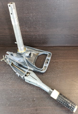 317664 317663 Johnson Evinrude 1973-75 Steering Bracket & Tiller Handle 18 25 HP