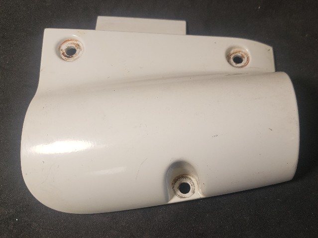 341913 0352240 Johnson Evinrude 1997-2006 Cable Entry Cover 75 90 100 105+ HP