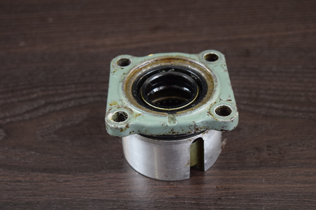 1990-2005 Yamaha Bearing Housing & Bearings 61A-45331-00-94 200 225 250 HP