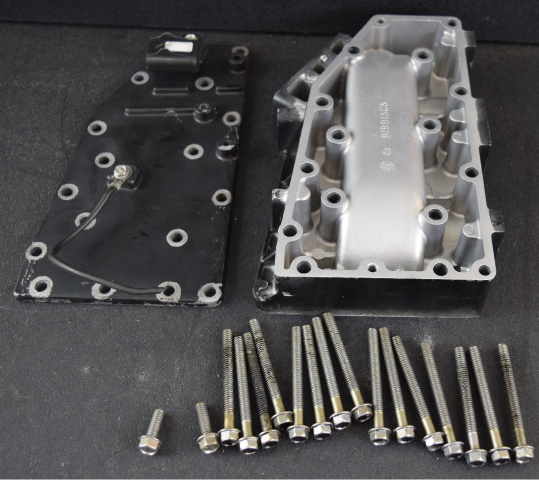8199133 892691 Force 1996-1999 Exhaust Plate & Cover Port 40 50 HP