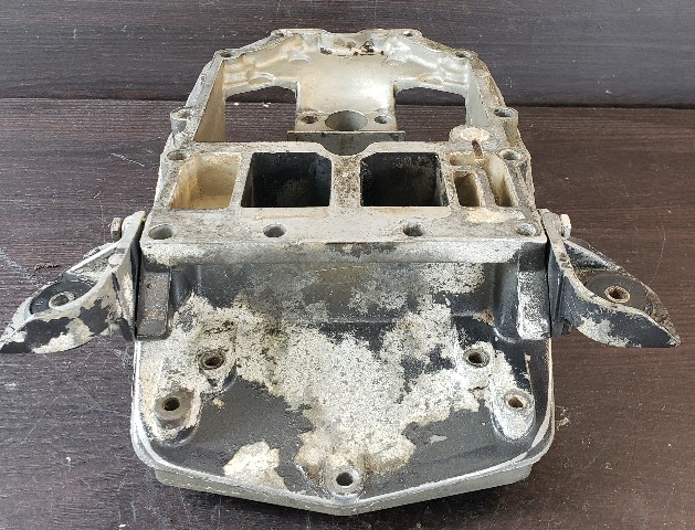 331033 Johnson Evinrude 1985-92 Exhaust Housing Adapter 150 155 175 185 235 HP