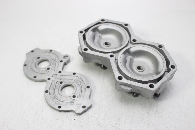 316464 307710 Johnson Evinrude 1971-1972 Port Cylinder Head with Cover 125 HP V4