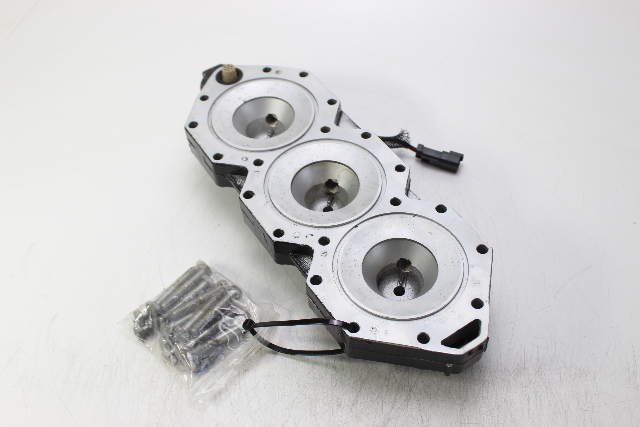 439562 Johnson Evinrude 1997-1998 Port Cylinder Head 150 HP 3 Cylinder