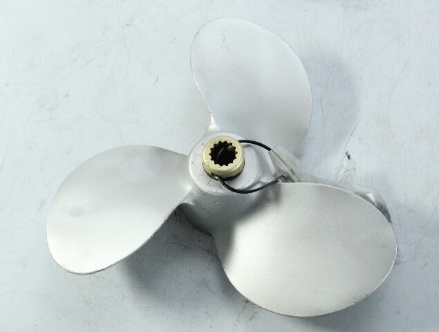 Force Chrysler 10.5 X 7 RH Propeller 3 Blade 14 Spline Aluminum GOOD CONDITION