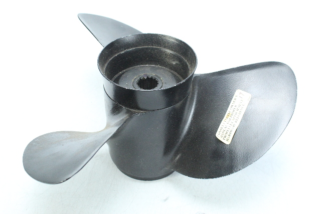 Force Aluminum 13.5 x 17 RH Propeller 3 Blade 6 MONTH WARRANTY Michigan Wheel