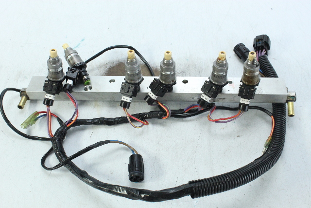 Yamaha 1997 1998 1999 Delivery Pipe & Injectors 150 225 250 HP GREAT CONDITION