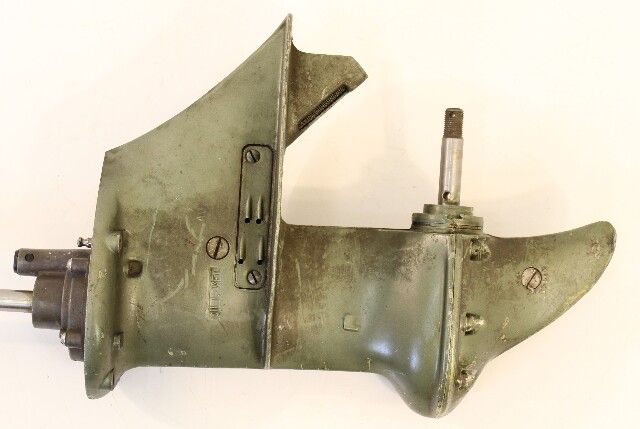 1964 - 1971 1972 1973 Johnson Evinrude 15" SHORT Lower Unit Foot 9.5 HP 2 Stroke